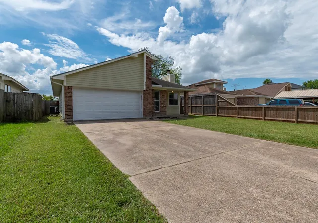 Photo 1 of Single family home for sale at 4814 Big Reef Dr, Bacliff, TX 77518 | MLS# 59907569 | Listing updated on 2026-10-05