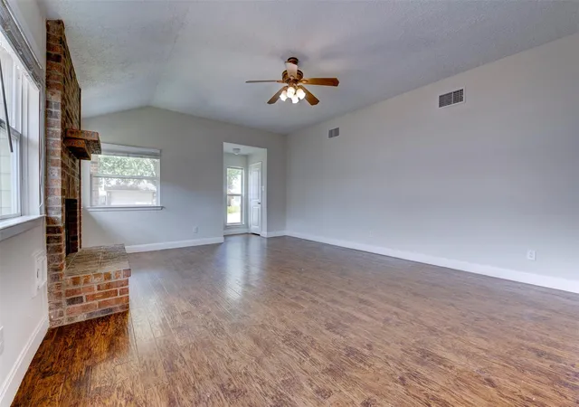 Photo 4 of Single family home for sale at 4814 Big Reef Dr, Bacliff, TX 77518 | MLS# 59907569 | Listing updated on 2026-10-05