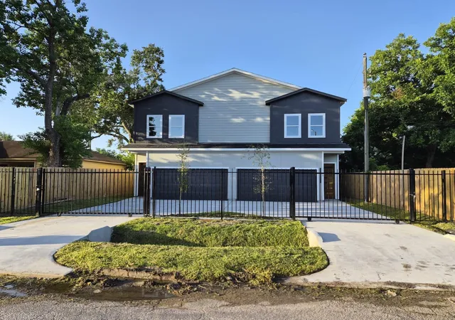 Photo 2 of Land for sale at 9016 Scott St, Houston, TX 77051 | MLS# 71346784 | Listing updated on 2026-09-23