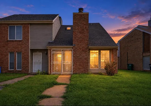 Townhouse for sale at 10918 Village Bnd Ln #918, Houston, TX 77072 | MLS# 74254122