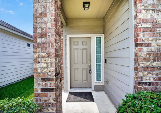 Photo 2 of Single family home for sale at 12335 King Henry Dr, Houston, TX 77044 | MLS# 60182560 | Listing updated on 2026-09-24