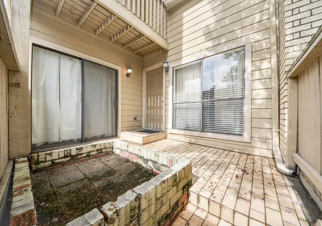 Photo 3 of Condo for sale at 9433 Pagewood Ln, Houston, TX 77063 | MLS# 13459714 | Listing updated on 2026-09-05