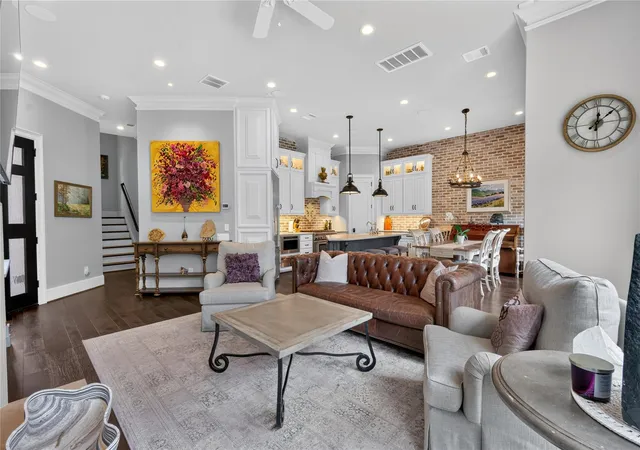 Photo 3 of Single family home for sale at 1513 Cunningham Parc Ln, Houston, TX 77055 | MLS# 85620175 | Listing updated on 2026-09-24
