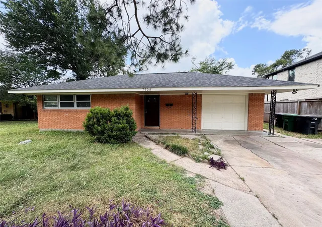 Photo 2 of Single family home for sale at 7905 Turquoise Ln, Houston, TX 77055 | MLS# 59879000 | Listing updated on 2026-09-09