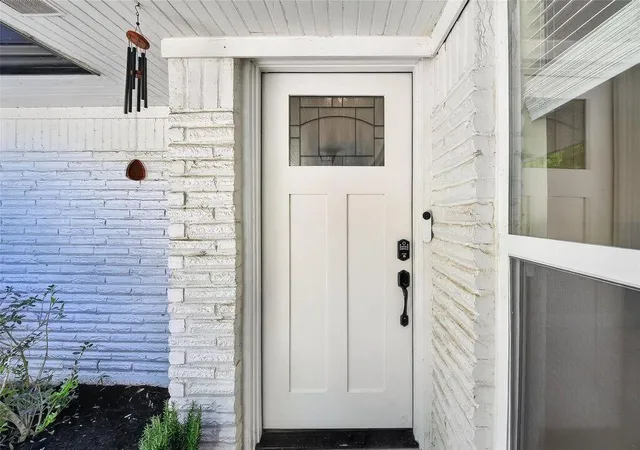 Photo 3 of Single family home for sale at 1626 Seagate Ln, Houston, TX 77062 | MLS# 58863627 | Listing updated on 2026-09-19