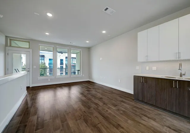 Photo 3 of Condo for sale at 4819 Caroline St #306, Houston, TX 77004 | MLS# 54357088 | Listing updated on 2026-09-04