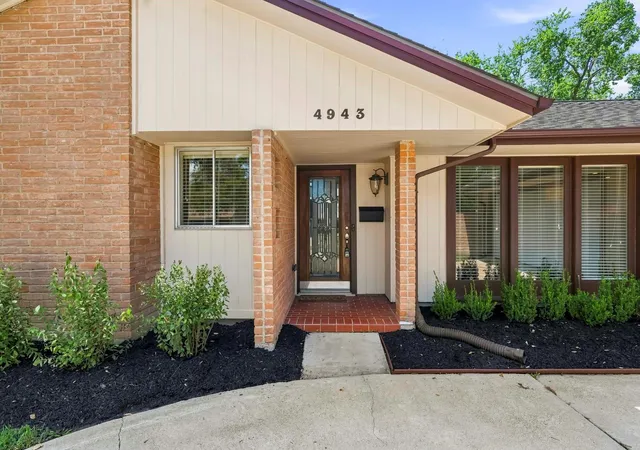 Photo 3 of Single family home for sale at 4943 Cheena Dr, Houston, TX 77096 | MLS# 46641100 | Listing updated on 2026-09-23