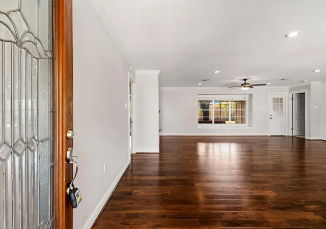 Photo 4 of Single family home for sale at 4943 Cheena Dr, Houston, TX 77096 | MLS# 46641100 | Listing updated on 2026-09-23