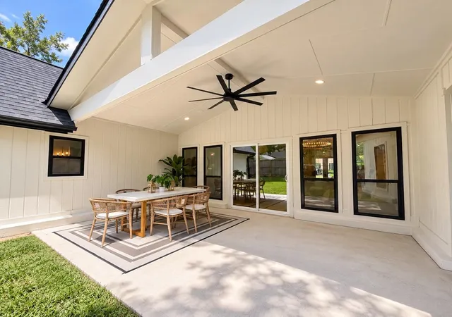 Photo 2 of Single family home for sale at 1031 Richelieu Ln, Houston, TX 77018 | MLS# 45422862 | Listing updated on 2026-10-06
