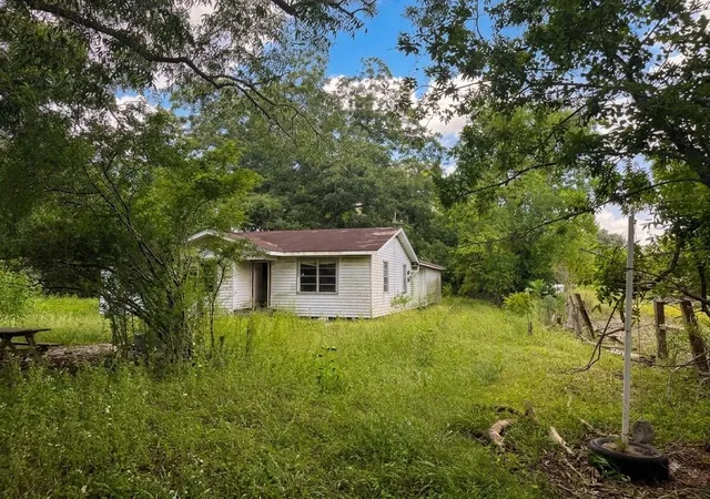 Photo 3 of Single family home for sale at 174 Bailey Rd, Angleton, TX 77515 | MLS# 70744578 | Listing updated on 2026-09-15