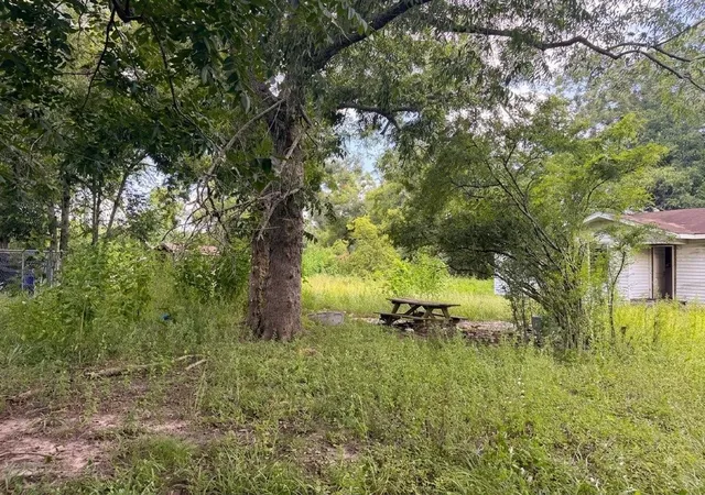 Photo 4 of Single family home for sale at 174 Bailey Rd, Angleton, TX 77515 | MLS# 70744578 | Listing updated on 2026-09-15