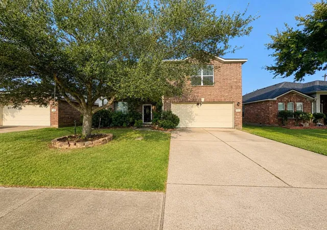 Photo 3 of Single family home for sale at 2422 Comal Dr, Deer Park, TX 77536 | MLS# 15049259 | Listing updated on 2026-09-27