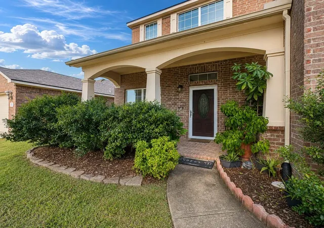 Photo 3 of Single family home for sale at 2422 Comal Dr, Deer Park, TX 77536 | MLS# 15049259 | Listing updated on 2026-09-27
