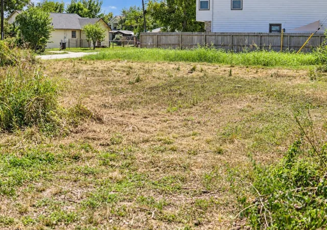 Photo 3 of Land for sale at 4436 Noble And 0 Dan, Houston, TX 77020 | MLS# 10302652 | Listing updated on 2026-09-22