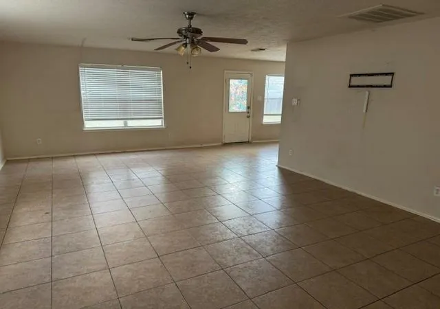Photo 2 of Sale Pending at 11423 Cyn Shore Dr, Humble, TX 77396 | MLS# 82586406 | Listing updated on 2026-09-08