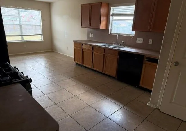Photo 3 of Sale Pending at 11423 Cyn Shore Dr, Humble, TX 77396 | MLS# 82586406 | Listing updated on 2026-09-08