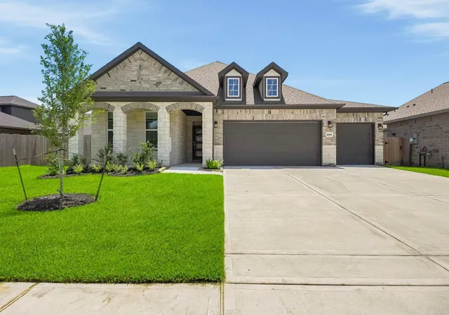 Photo 1 of Single family home for sale at 23614 Zinfandel Dr, Alvin, TX 77511 | MLS# 3132117 | Listing updated on 2026-09-16