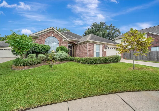 Photo 1 of Single family home for sale at 13910 Marbledale Ct, Houston, TX 77059 | MLS# 53159289 | Listing updated on 2026-09-06