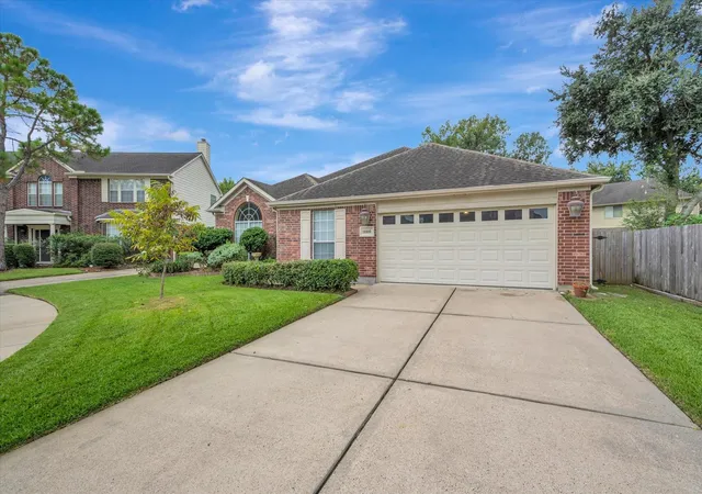 Photo 3 of Single family home for sale at 13910 Marbledale Ct, Houston, TX 77059 | MLS# 53159289 | Listing updated on 2026-09-06