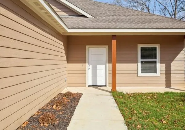 Photo 3 of Single family home for sale at 527 Autumn Ln, Livingston, TX 77351 | MLS# 60443340 | Listing updated on 2026-09-11