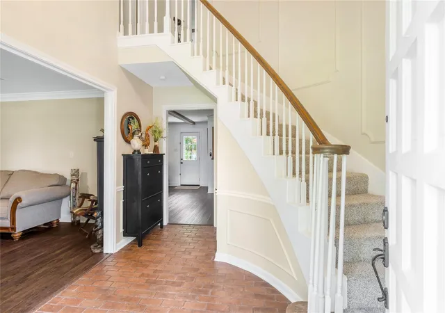 Photo 4 of Single family home for sale at 906 Glouchester Ln, Houston, TX 77073 | MLS# 18787165 | Listing updated on 2026-09-22