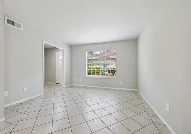 Photo 4 of Condo for sale at 9303 Hammerly Blvd #607, Houston, TX 77080 | MLS# 31050003 | Listing updated on 2026-09-08