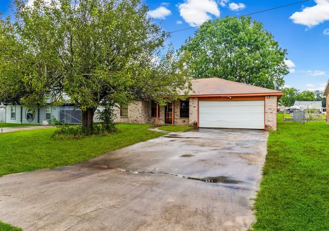 Photo 1 of Single family home for sale at 210 Kathy Ln, Livingston, TX 77351 | MLS# 31630480 | Listing updated on 2026-09-21
