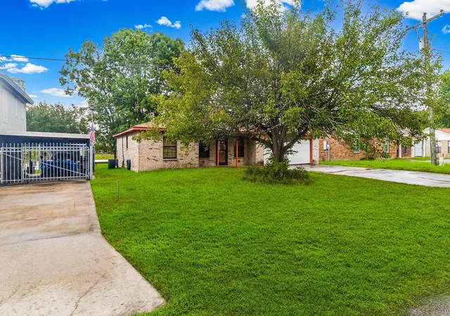 Photo 2 of Single family home for sale at 210 Kathy Ln, Livingston, TX 77351 | MLS# 31630480 | Listing updated on 2026-09-21