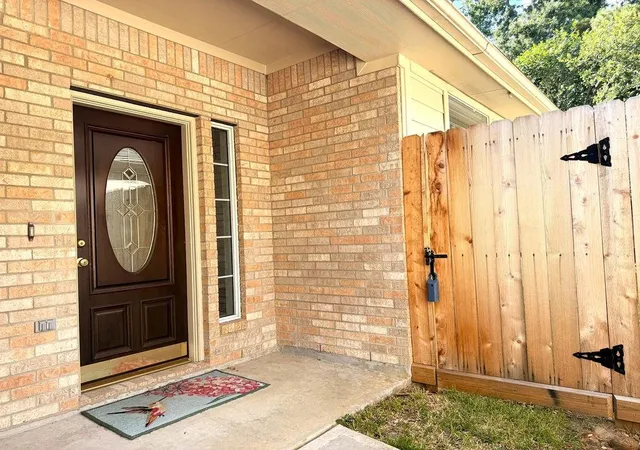 Photo 3 of Single family home for sale at 90 Country Gate, Conroe, TX 77384 | MLS# 85675755 | Listing updated on 2026-10-03