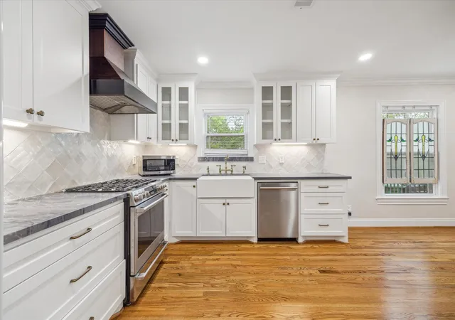 Photo 4 of Single family home for sale at 211 W 31st Street, Houston, TX 77018 | MLS# 4594415 | Listing updated on 2026-09-22