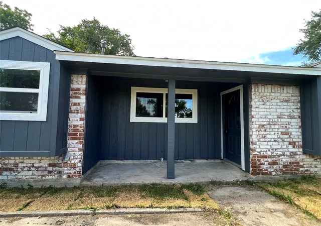 Photo 3 of Single family home for sale at 17023 Sunshine St, Houston, TX 77049 | MLS# 19693136 | Listing updated on 2026-09-09