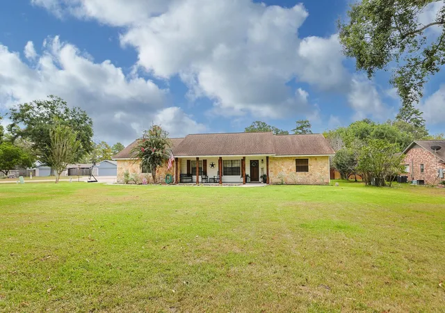 Photo 2 of Single family home for sale at 1207 Gail Dr, Pinehurst, TX 77362 | MLS# 92199029 | Listing updated on 2026-09-05