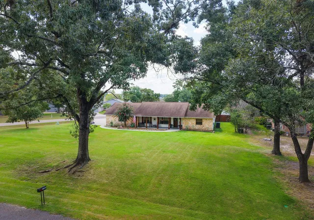 Photo 3 of Single family home for sale at 1207 Gail Dr, Pinehurst, TX 77362 | MLS# 92199029 | Listing updated on 2026-09-05