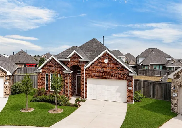 Photo 3 of Single family home for sale at 1902 Willow Ridge Ln, Brookshire, TX 77423 | MLS# 9513227 | Listing updated on 2026-10-06