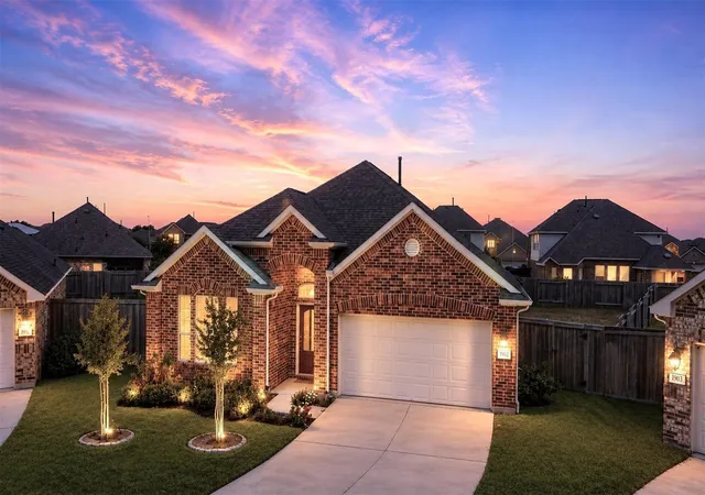 Photo 3 of Single family home for sale at 1902 Willow Ridge Ln, Brookshire, TX 77423 | MLS# 9513227 | Listing updated on 2026-10-06