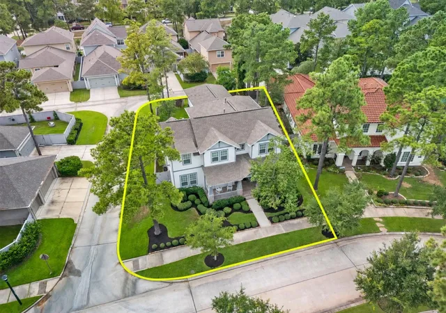 Photo 3 of Sale Pending at 11 W Sawyer Ridge Dr, Spring, TX 77389 | MLS# 35119906 | Listing updated on 2026-10-07