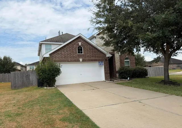 Photo 3 of Single family home for sale at 5902 Carnaby Ln, Rosenberg, TX 77471 | MLS# 3671363 | Listing updated on 2026-10-06