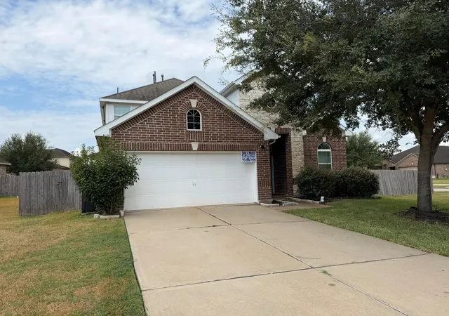 Photo 3 of Single family home for sale at 5902 Carnaby Ln, Rosenberg, TX 77471 | MLS# 3671363 | Listing updated on 2026-10-06