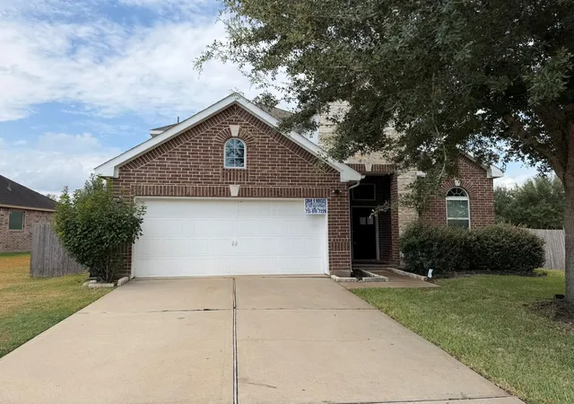 Photo 4 of Single family home for sale at 5902 Carnaby Ln, Rosenberg, TX 77471 | MLS# 3671363 | Listing updated on 2026-10-06