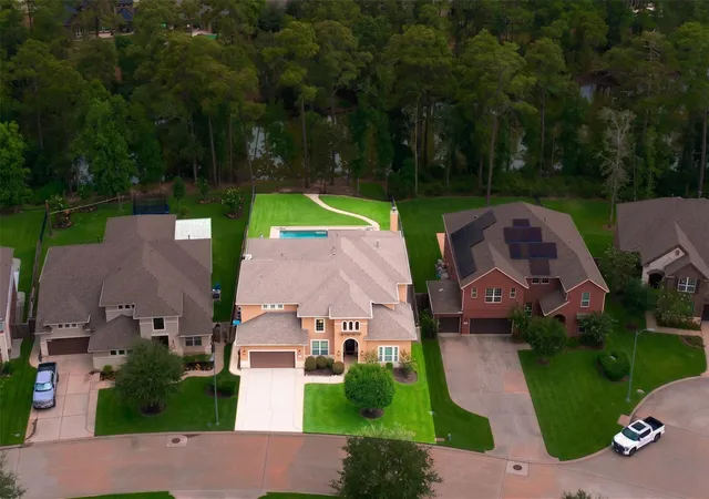 Photo 3 of Single family home for sale at 13718 Nubenbrook Lake Dr, Houston, TX 77044 | MLS# 17470799 | Listing updated on 2026-09-27