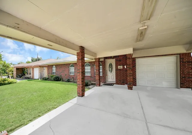 Photo 3 of Single family home for sale at 1412 Greenbriar Ave, Pasadena, TX 77502 | MLS# 70270819 | Listing updated on 2026-09-27
