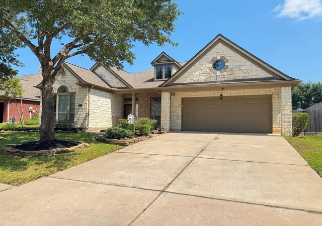Photo 4 of Single family home for sale at 13410 Northspring Bnd Ln, Cypress, TX 77429 | MLS# 20192322 | Listing updated on 2026-09-10
