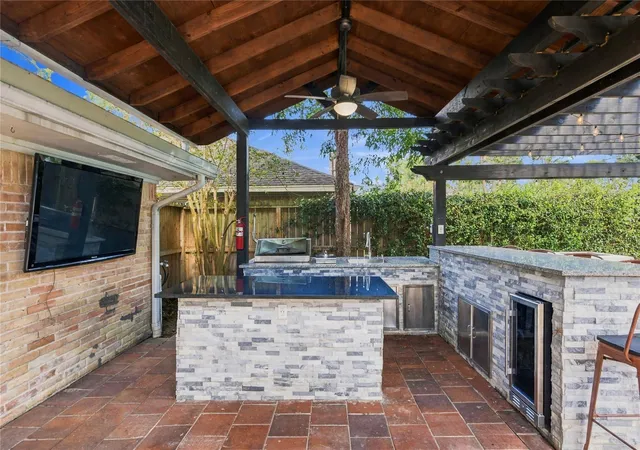 Photo 3 of Single family home for sale at 2711 Williamsburg Dr, Dickinson, TX 77539 | MLS# 81607671 | Listing updated on 2026-09-18