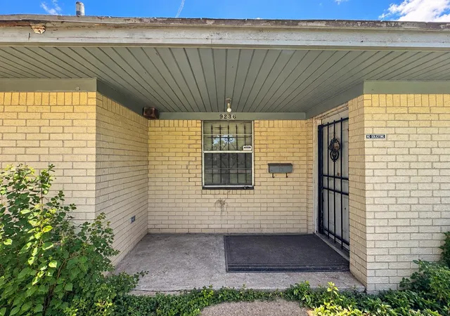 Photo 2 of Sale Pending at 9236 Kelburn Dr, Houston, TX 77016 | MLS# 80302242 | Listing updated on 2026-10-03