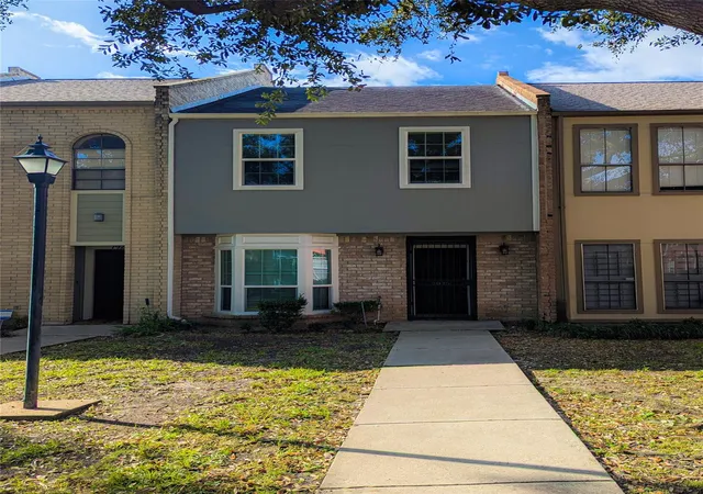 Townhouse for sale at 7925 Knight Rd, Houston, TX 77054 | MLS# 93960516
