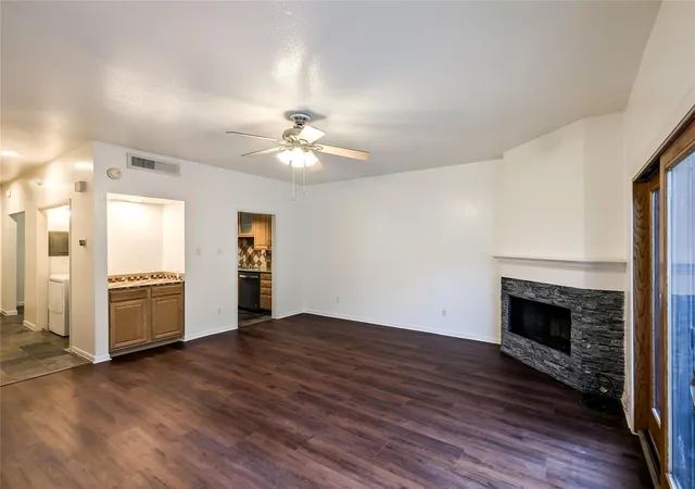 Photo 4 of Townhouse for sale at 7925 Knight Rd, Houston, TX 77054 | MLS# 93960516 | Listing updated on 2026-09-08