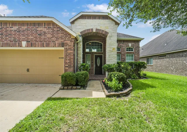 Photo 1 of Single family home for sale at 5811 Micah Ln, Rosenberg, TX 77471 | MLS# 87435040 | Listing updated on 2026-10-06