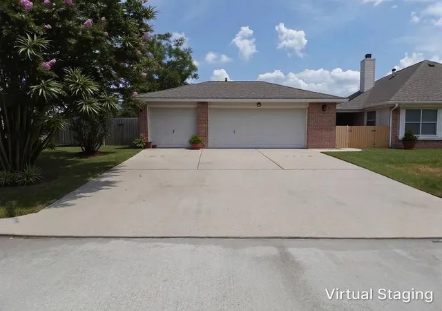 Photo 3 of Single family home for sale at 2711 Woodcreek Ln, Houston, TX 77073 | MLS# 70201410 | Listing updated on 2026-09-22