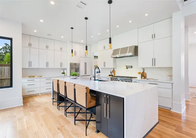 Photo 3 of Single family home for sale at 1730 Parana Dr, Houston, TX 77080 | MLS# 10067615 | Listing updated on 2026-09-27