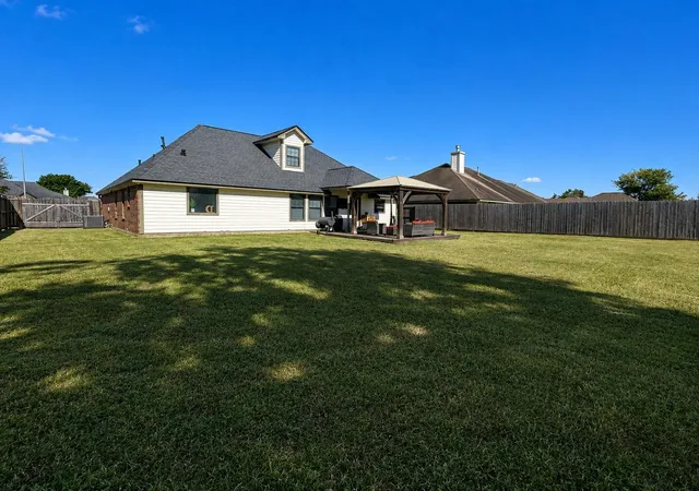 Photo 4 of Single family home for sale at 205 Madison Ave, Clute, TX 77531 | MLS# 24785529 | Listing updated on 2026-09-11